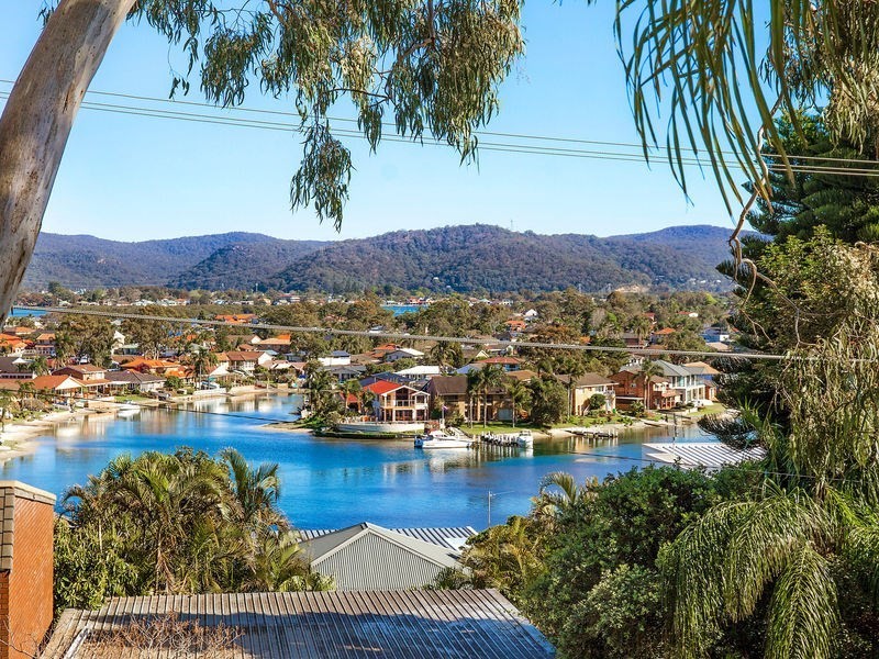 2 Empire Bay Drive, Daleys Point NSW 2257