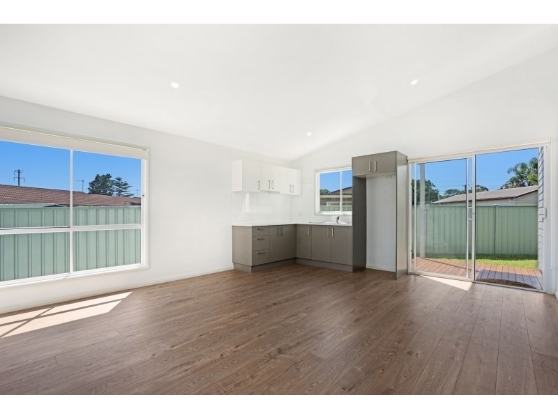 8a Cogra Road, Woy Woy NSW 2256