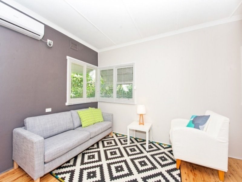 6 Terry Avenue, Woy Woy NSW 2256