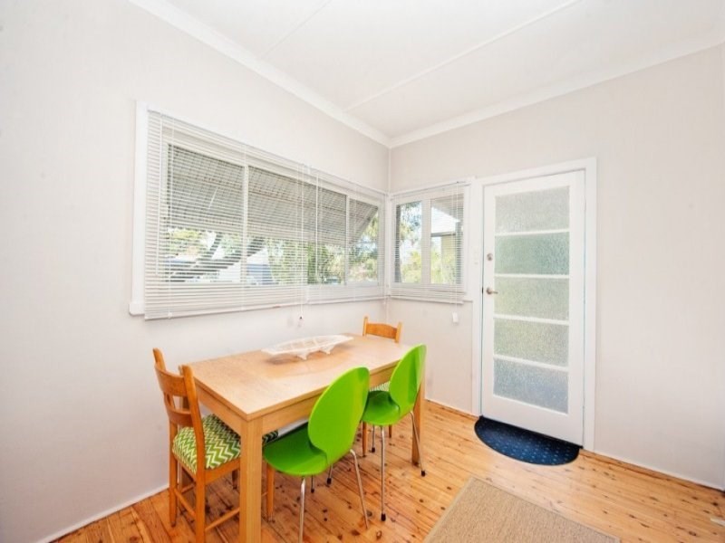 6 Terry Avenue, Woy Woy NSW 2256