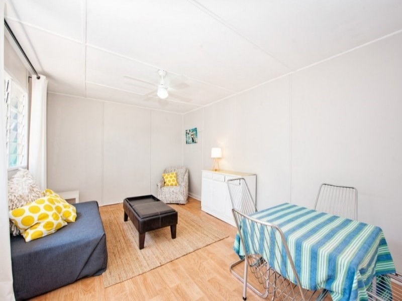 6 Terry Avenue, Woy Woy NSW 2256