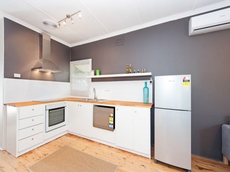 6 Terry Avenue, Woy Woy NSW 2256