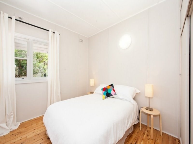 6 Terry Avenue, Woy Woy NSW 2256