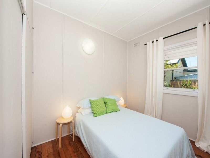 6 Terry Avenue, Woy Woy NSW 2256