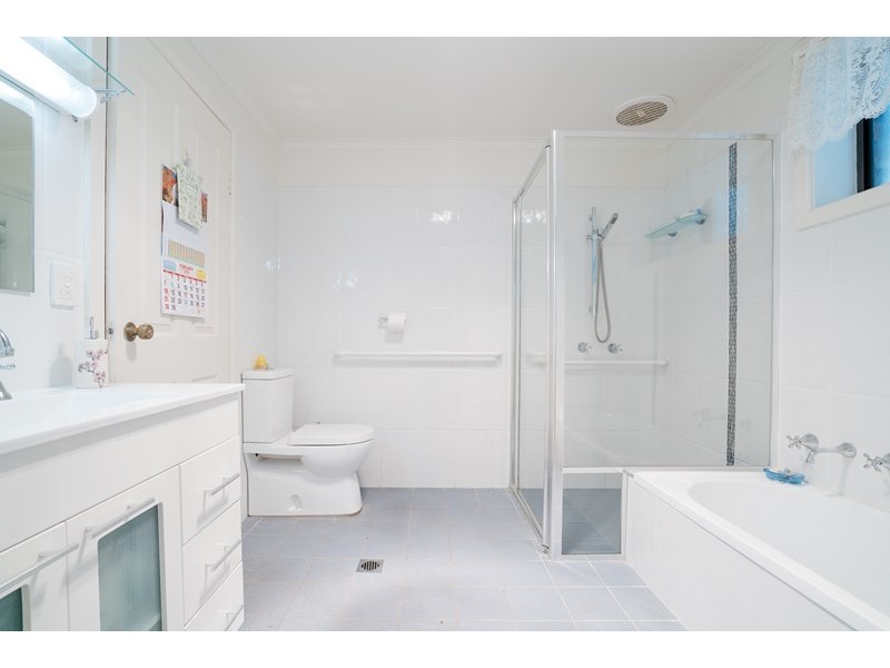 24 Hillcrest Road, Empire Bay NSW 2257