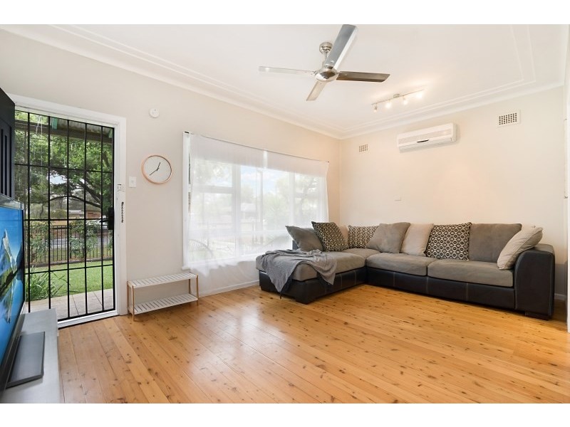 25 Florida Avenue, Woy Woy NSW 2256