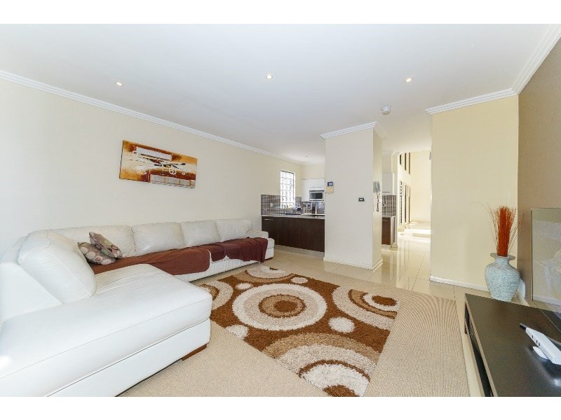 1 and 2/32 Kallaroo Road, Umina Beach NSW 2257