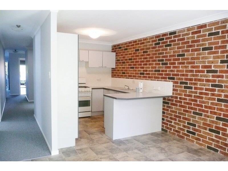 12B Judy Anne Close, Green Point NSW 2251