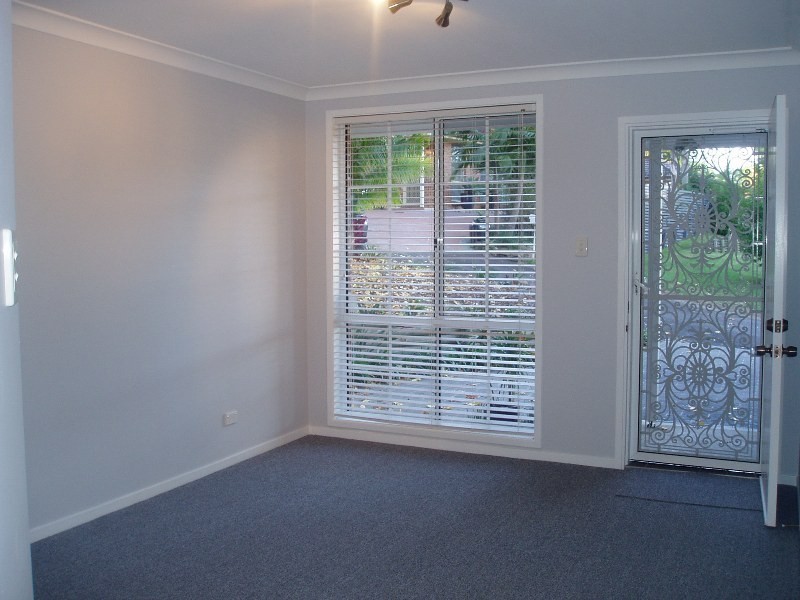 12B Judy Anne Close, Green Point NSW 2251