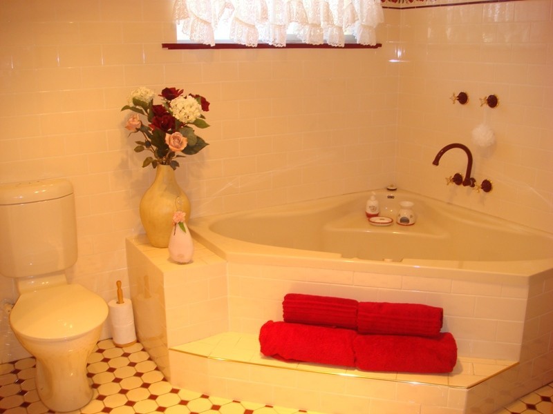 16 Corner Rosewood Drive/Veron Road, Umina Beach NSW 2257