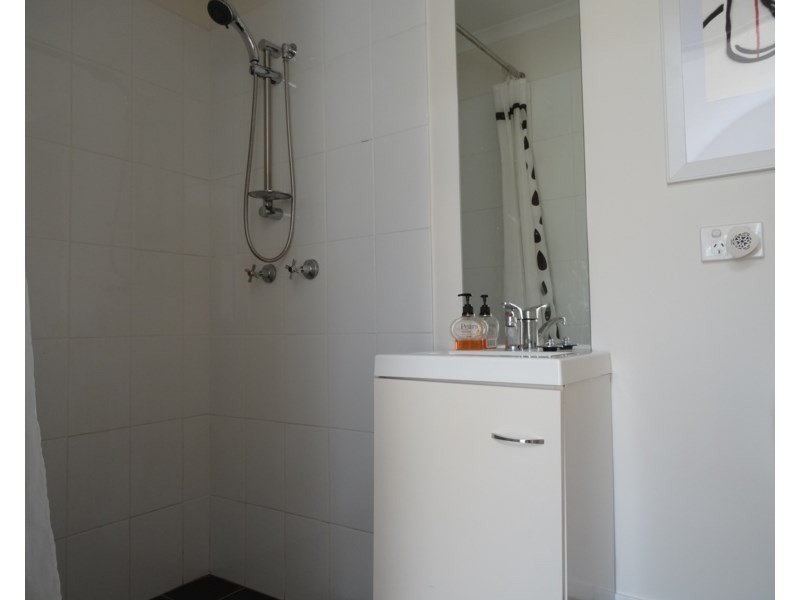 15B Waterloo Avenue, Woy Woy NSW 2256