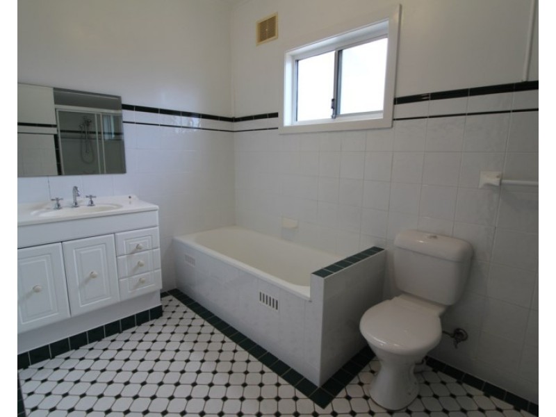 80 Adelaide Avenue, Umina Beach NSW 2257