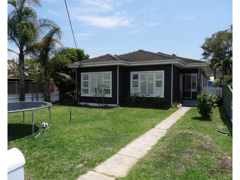 1 Crown Road, Umina Beach NSW 2257