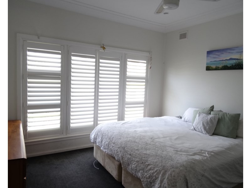 1 Crown Road, Umina Beach NSW 2257