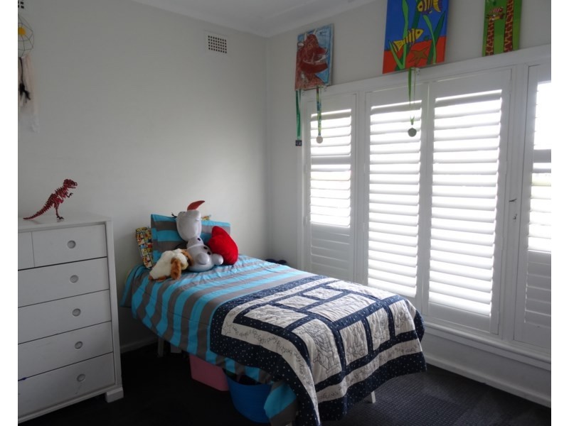 1 Crown Road, Umina Beach NSW 2257