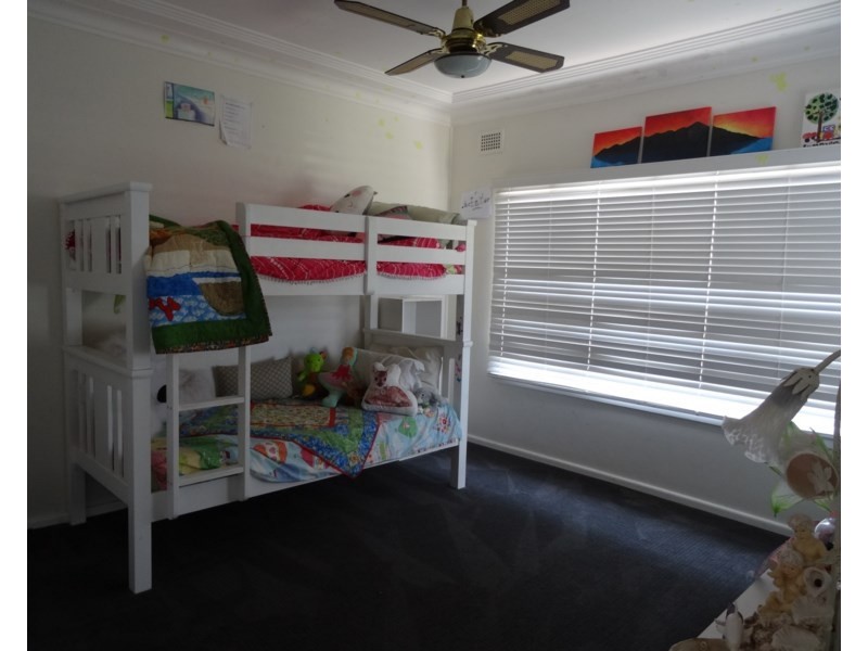 1 Crown Road, Umina Beach NSW 2257