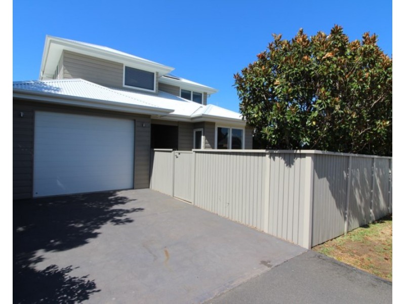 52 Cambridge Street, Umina Beach NSW 2257