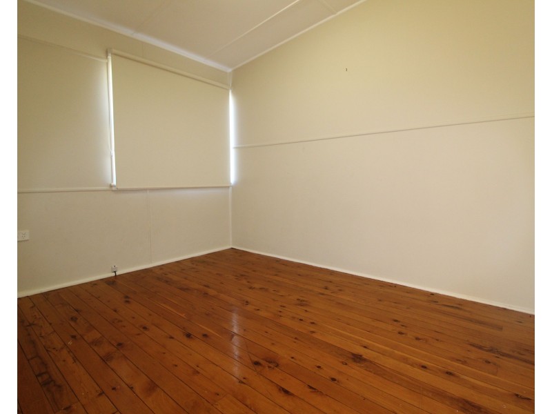 2 Welcome Street, Woy Woy NSW 2256