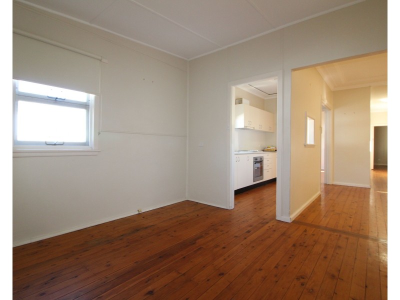 2 Welcome Street, Woy Woy NSW 2256