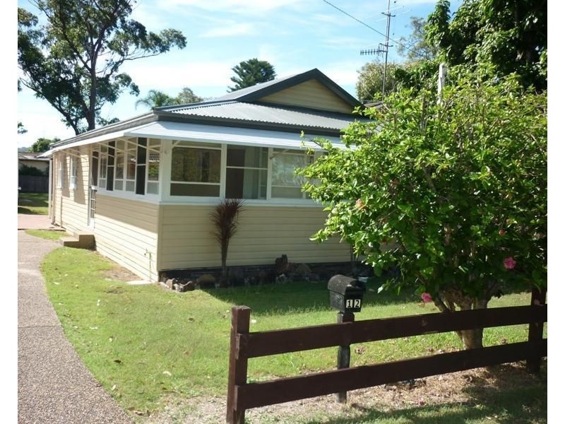 12 Picnic Parade, Ettalong Beach NSW 2257