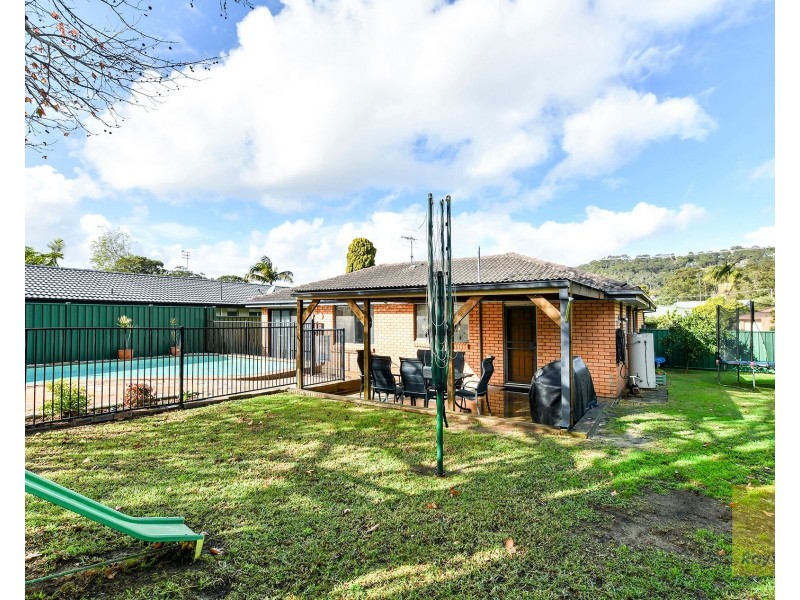 8 Karingal Close, Woy Woy NSW 2256