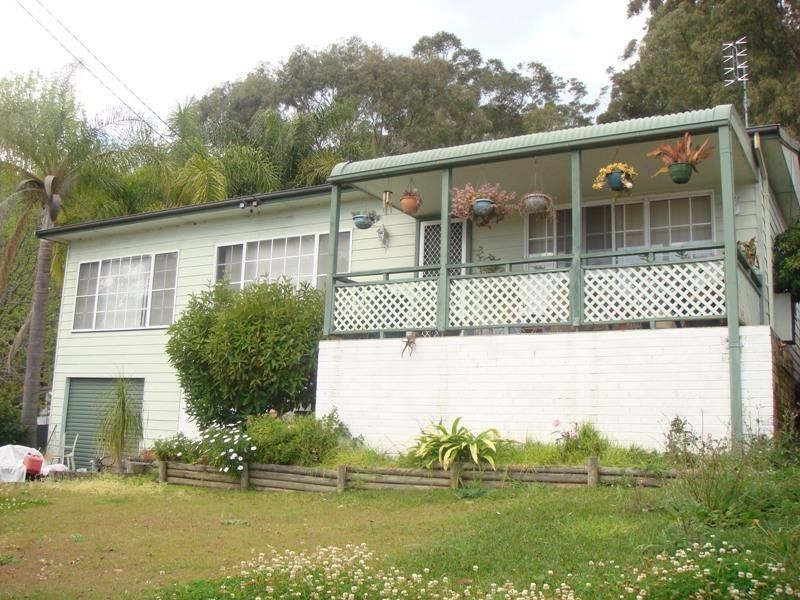 6 EMPIRE BAY Drive, Daleys Point NSW 2257