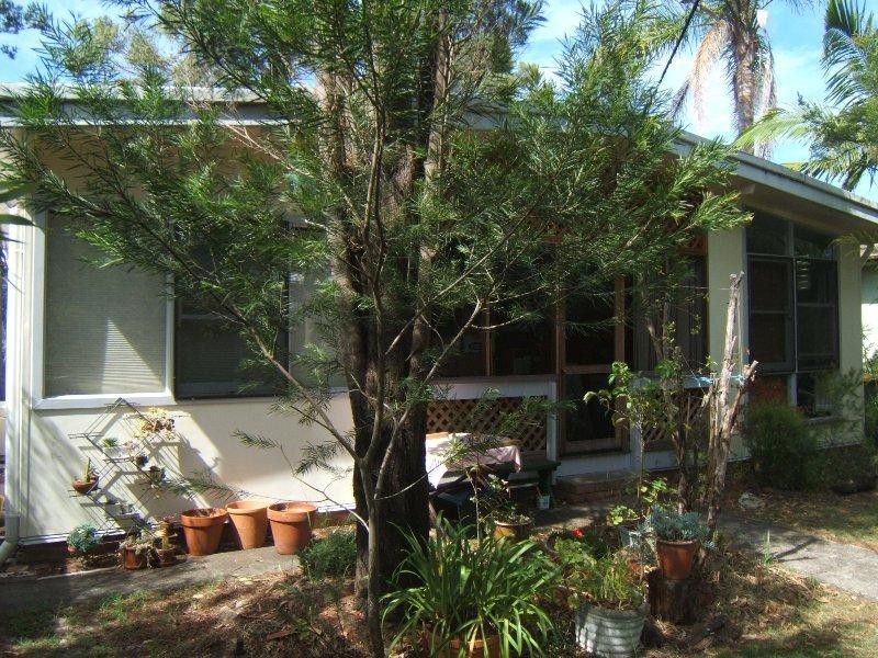 13 Lakeview Parade, Umina Beach NSW 2257