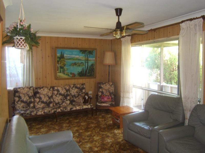 32 Honeysuckle Street, Umina Beach NSW 2257