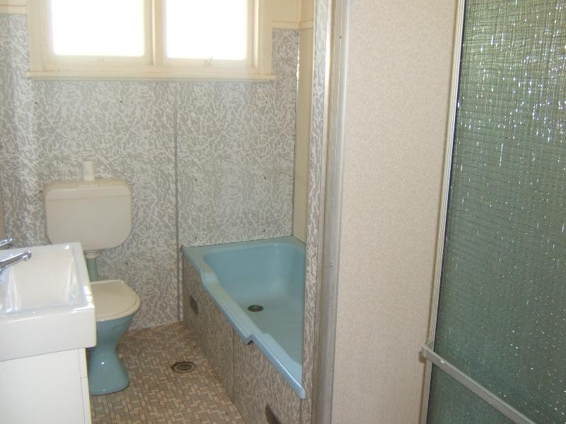 5 Dwyer Avenue, Woy Woy NSW 2256