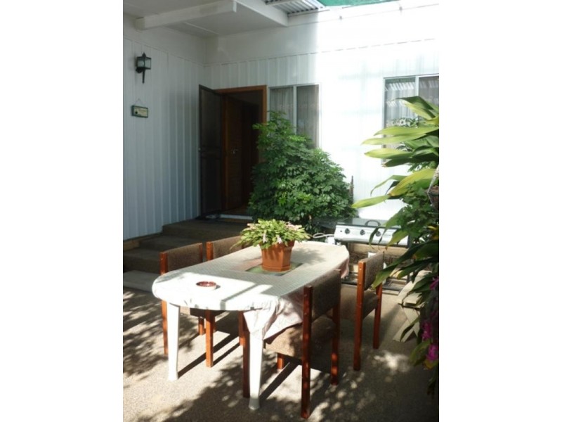 33 Honeysuckle, Umina Beach NSW 2257