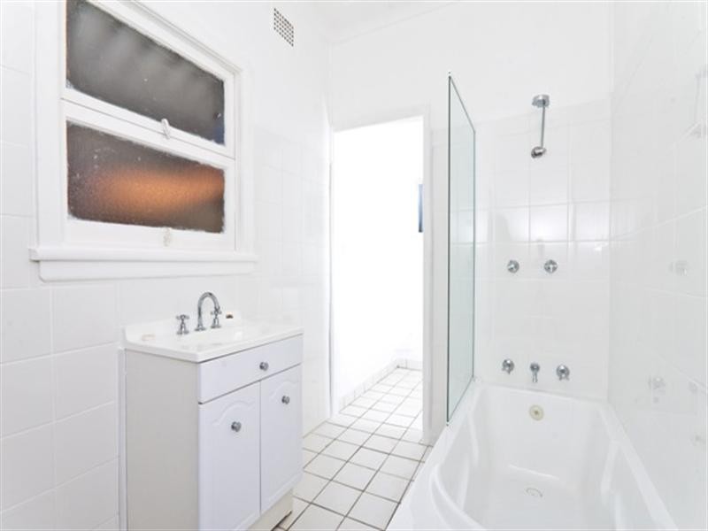 82 Dunalban Avenue, Woy Woy NSW 2256