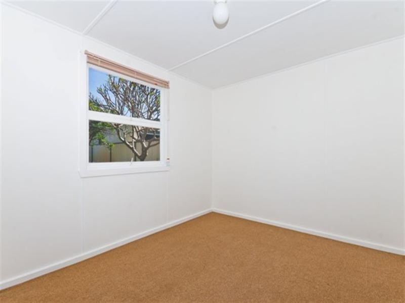 82 Dunalban Avenue, Woy Woy NSW 2256