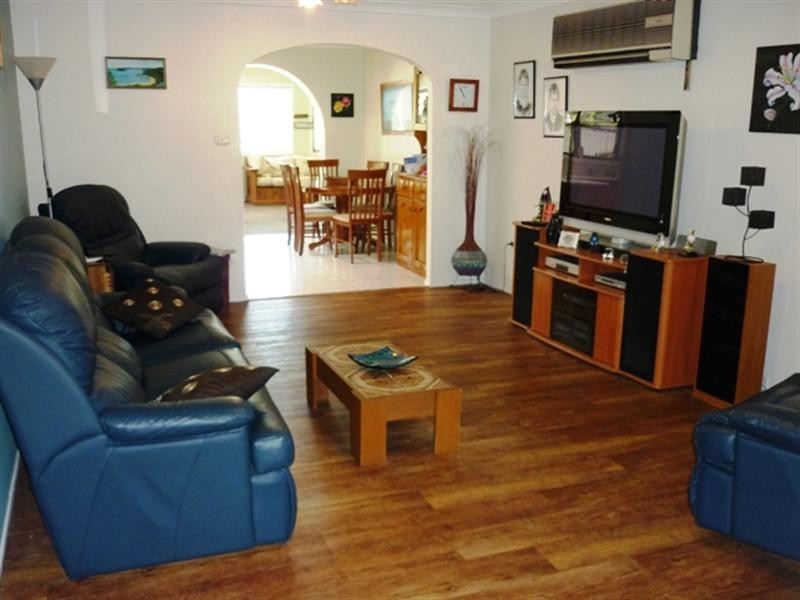 28 Everglades Crescent, Woy Woy NSW 2256