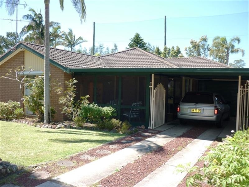 28 Everglades Crescent, Woy Woy NSW 2256