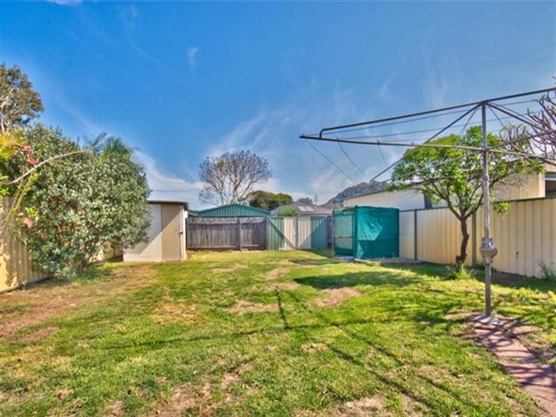 82 Dunalban Avenue, Woy Woy NSW 2256