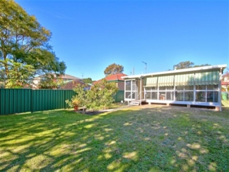 17 Paul Street, Umina Beach NSW 2257