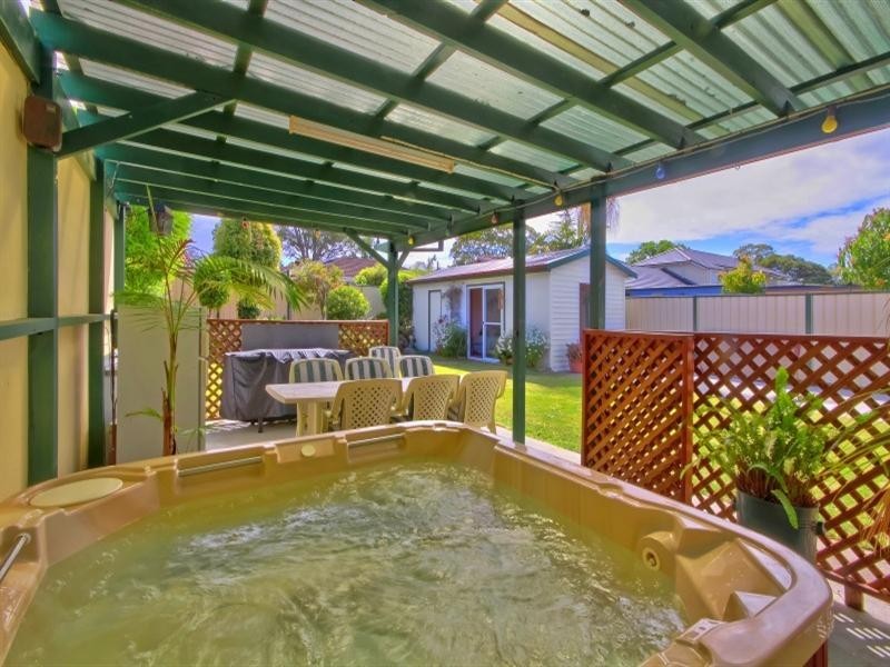 9 Terry Avenue, Woy Woy NSW 2256