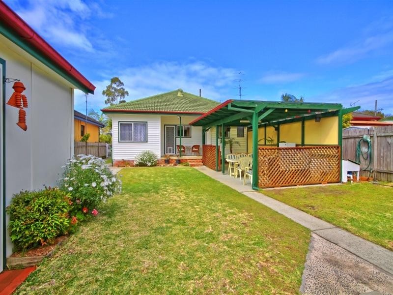 9 Terry Avenue, Woy Woy NSW 2256