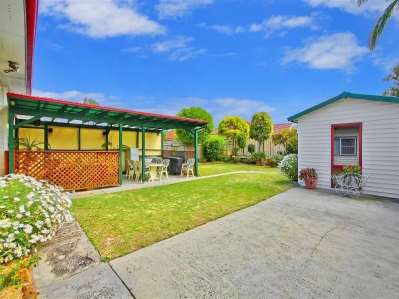 9 Terry Avenue, Woy Woy NSW 2256