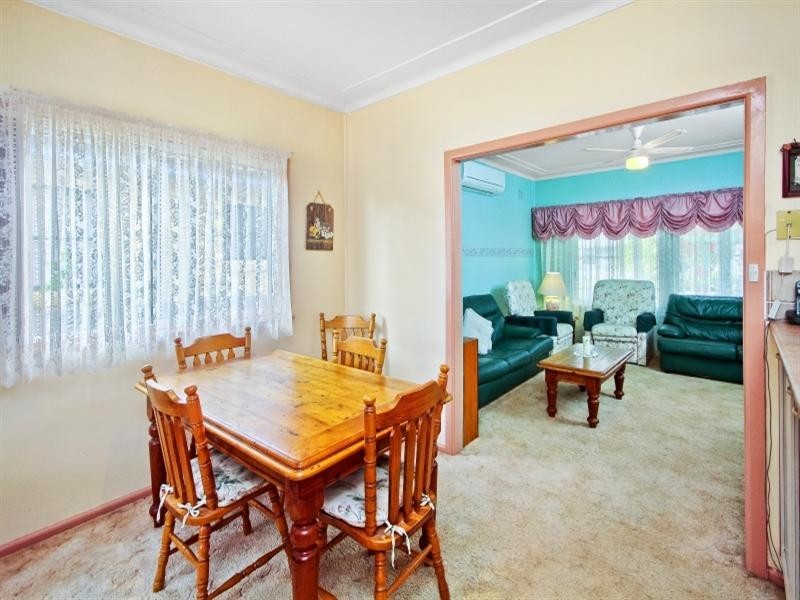 9 Terry Avenue, Woy Woy NSW 2256