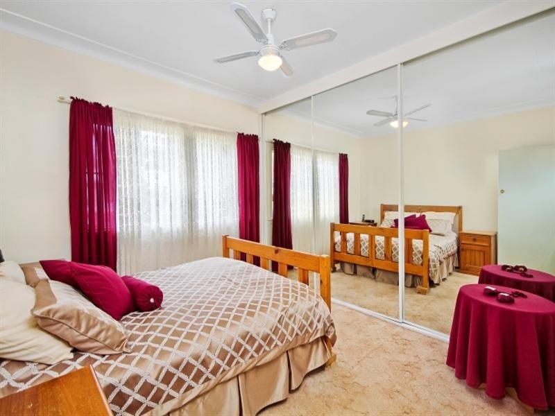 9 Terry Avenue, Woy Woy NSW 2256