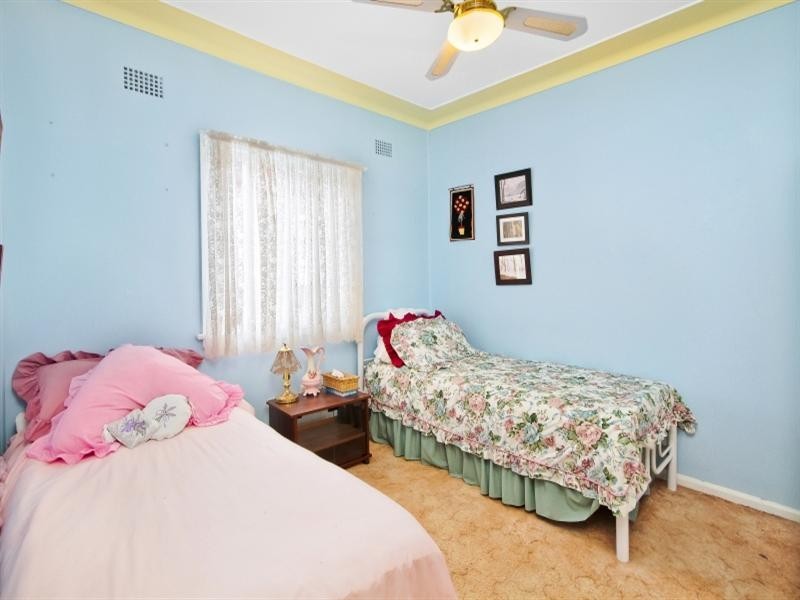 9 Terry Avenue, Woy Woy NSW 2256