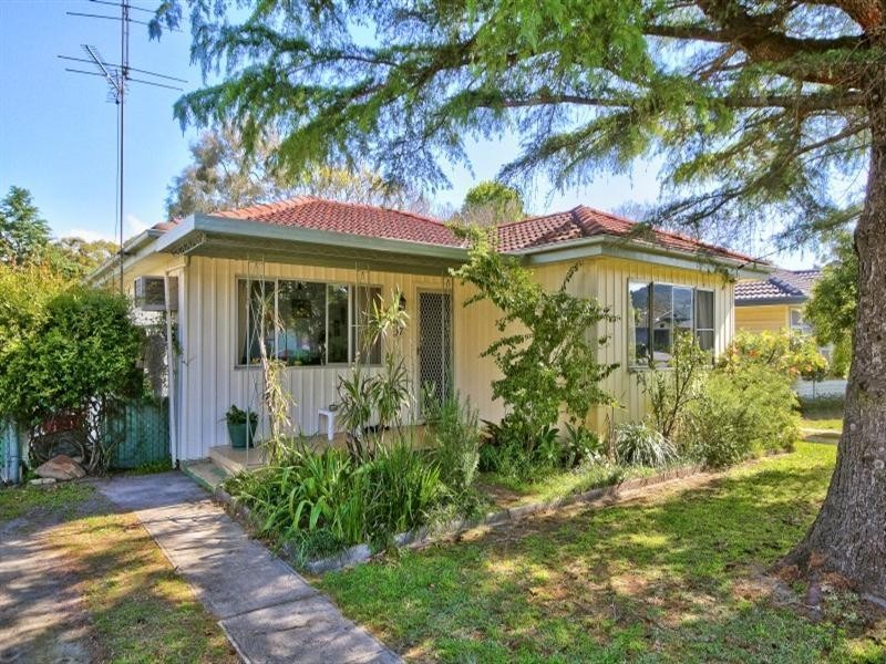37 Dunban Road, Woy Woy NSW 2256