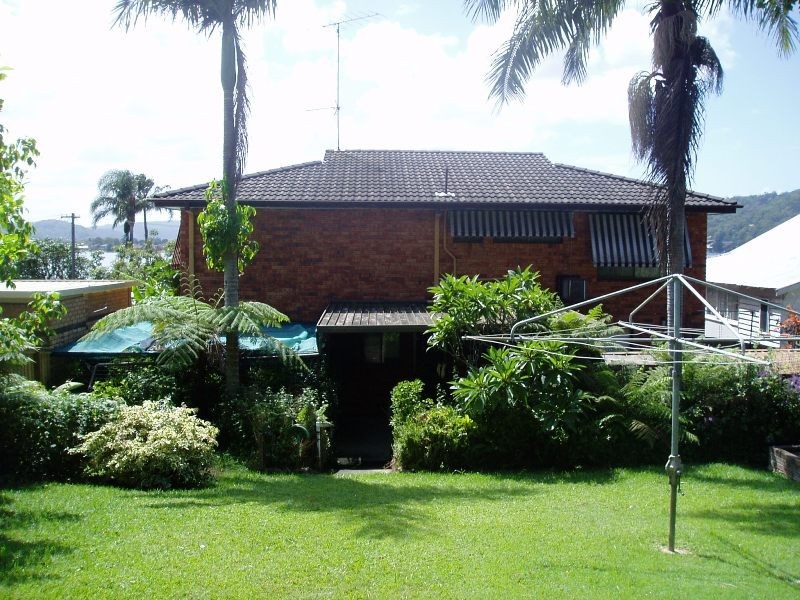 10 Cedar Crescent, Blackwall NSW 2256