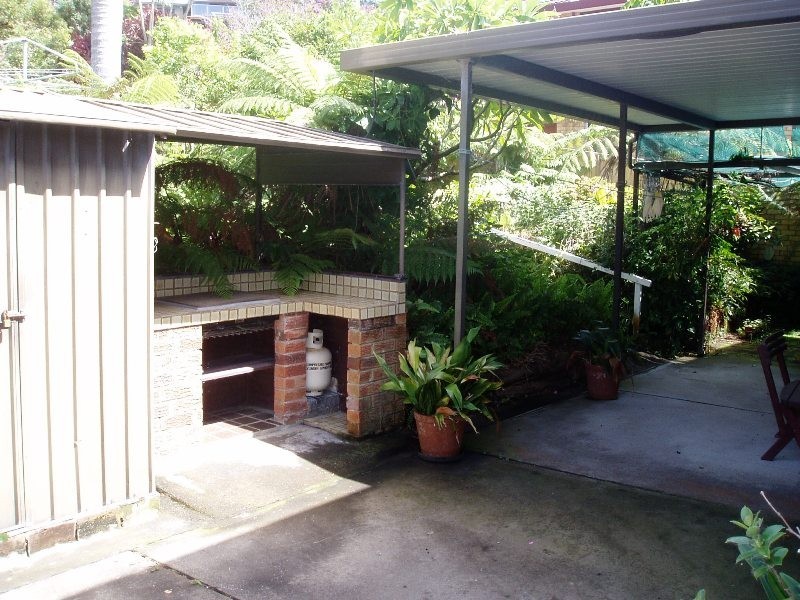 10 Cedar Crescent, Blackwall NSW 2256