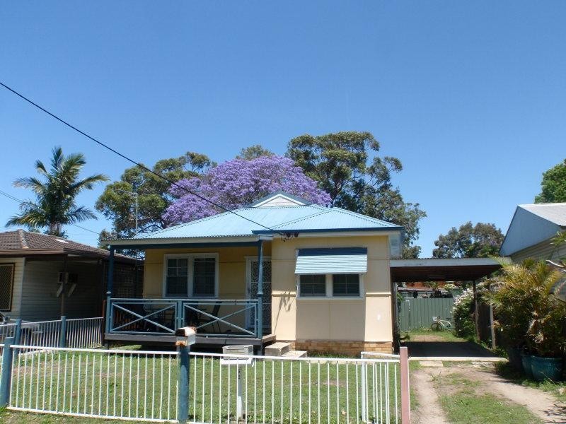 52 Dunalban Avenue, Woy Woy NSW 2256