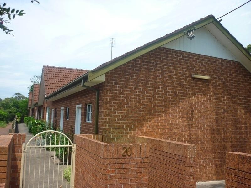 2/20 Farnell Road, Woy Woy NSW 2256