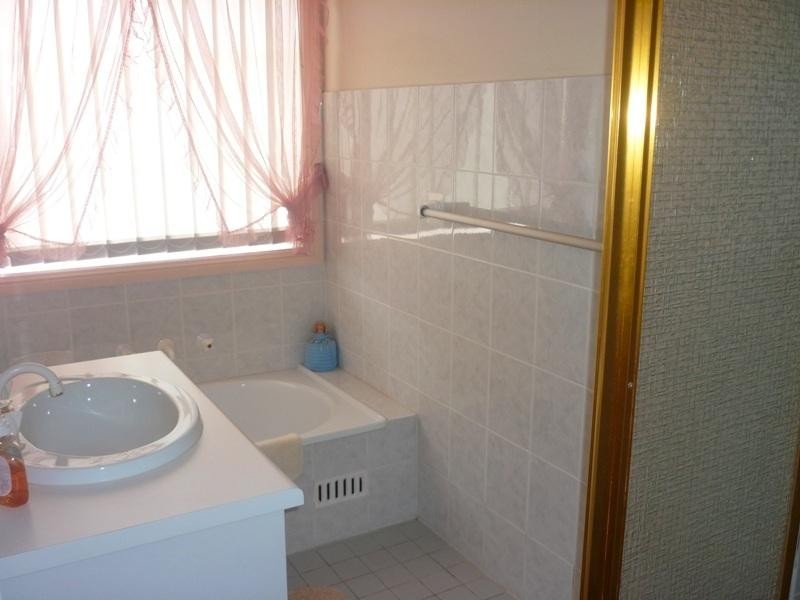 2/20 Farnell Road, Woy Woy NSW 2256