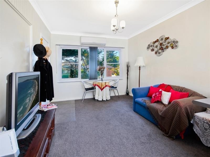 5 Dwyer Avenue, Woy Woy NSW 2256