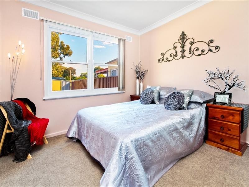 5 Dwyer Avenue, Woy Woy NSW 2256